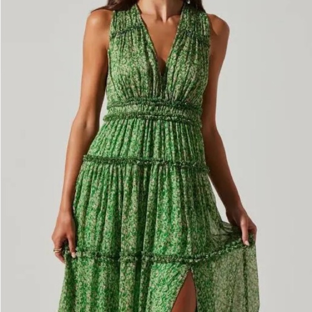 ASTR The Label Edessa Dress in Green Pink Floral Size M